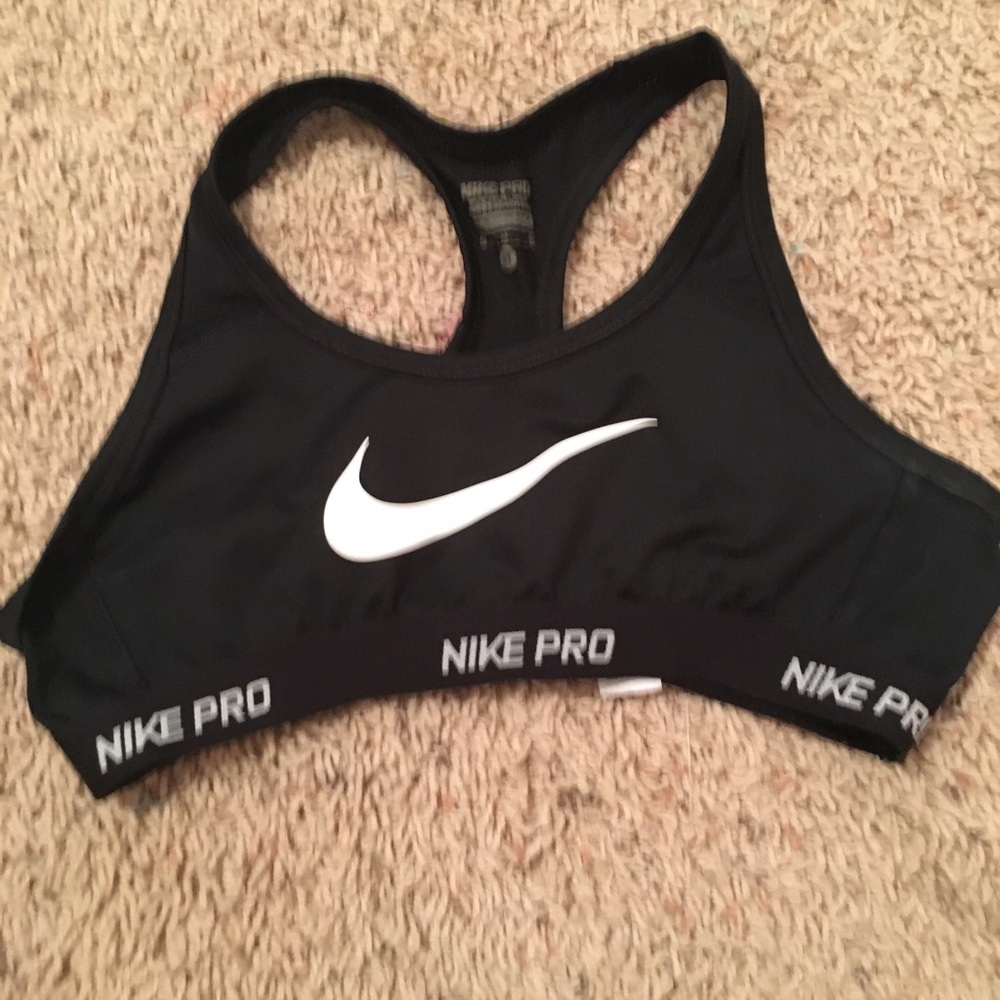 Black Nike Pro Sports Bra